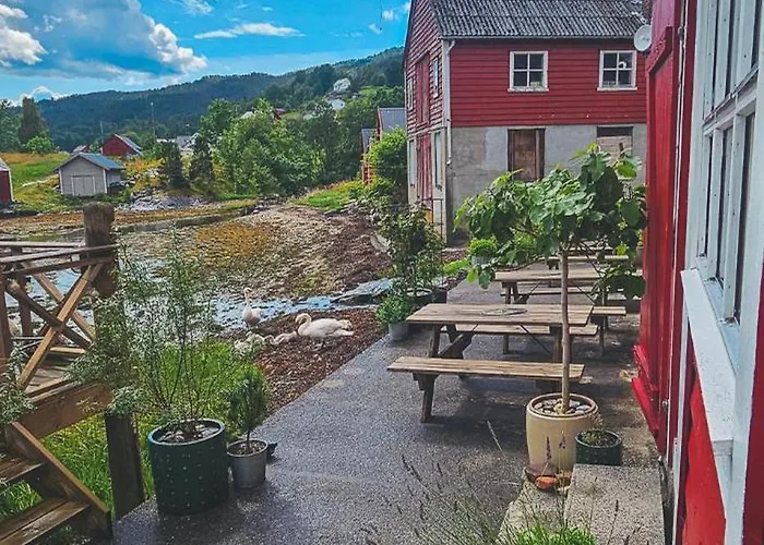 Fjordside Boathouse Hardanger *