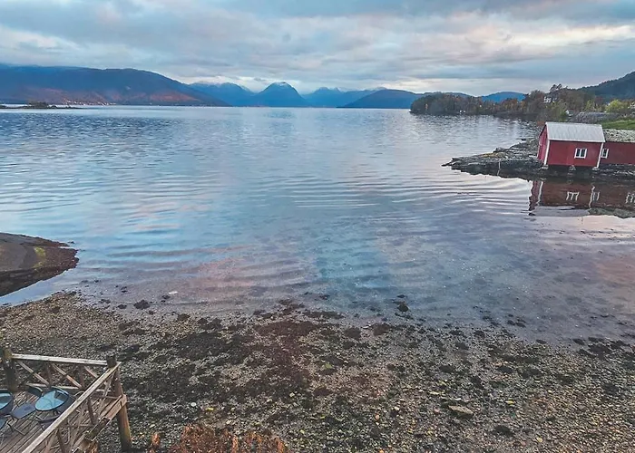 Fjordside Boathouse Hardanger *